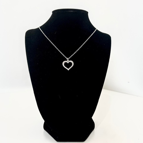 Reversible Sterling Silver Outline Heart Necklace - Picture 3 of 4